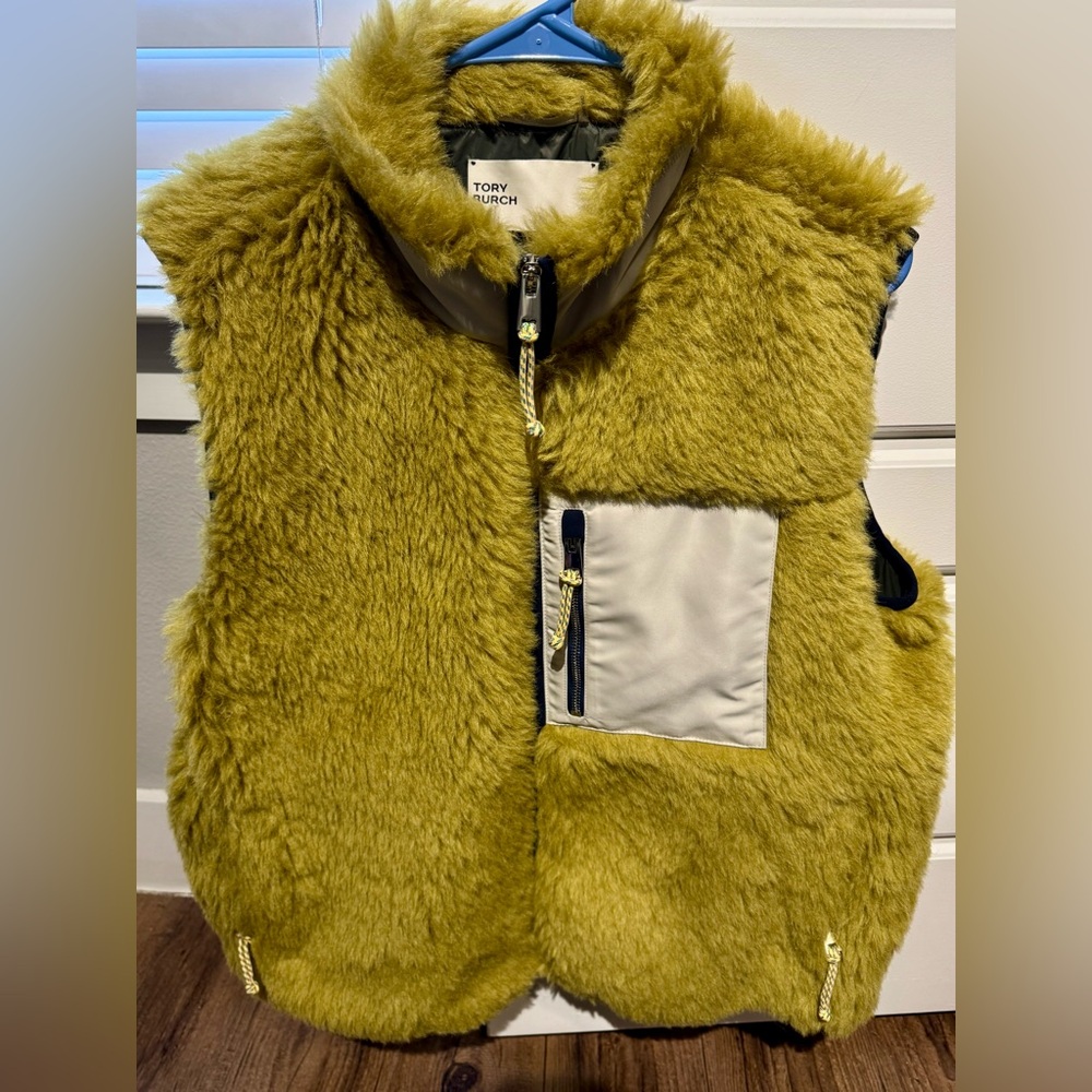 New with tags Tory Burch Olive Brown Plush Fleece Vest in XL